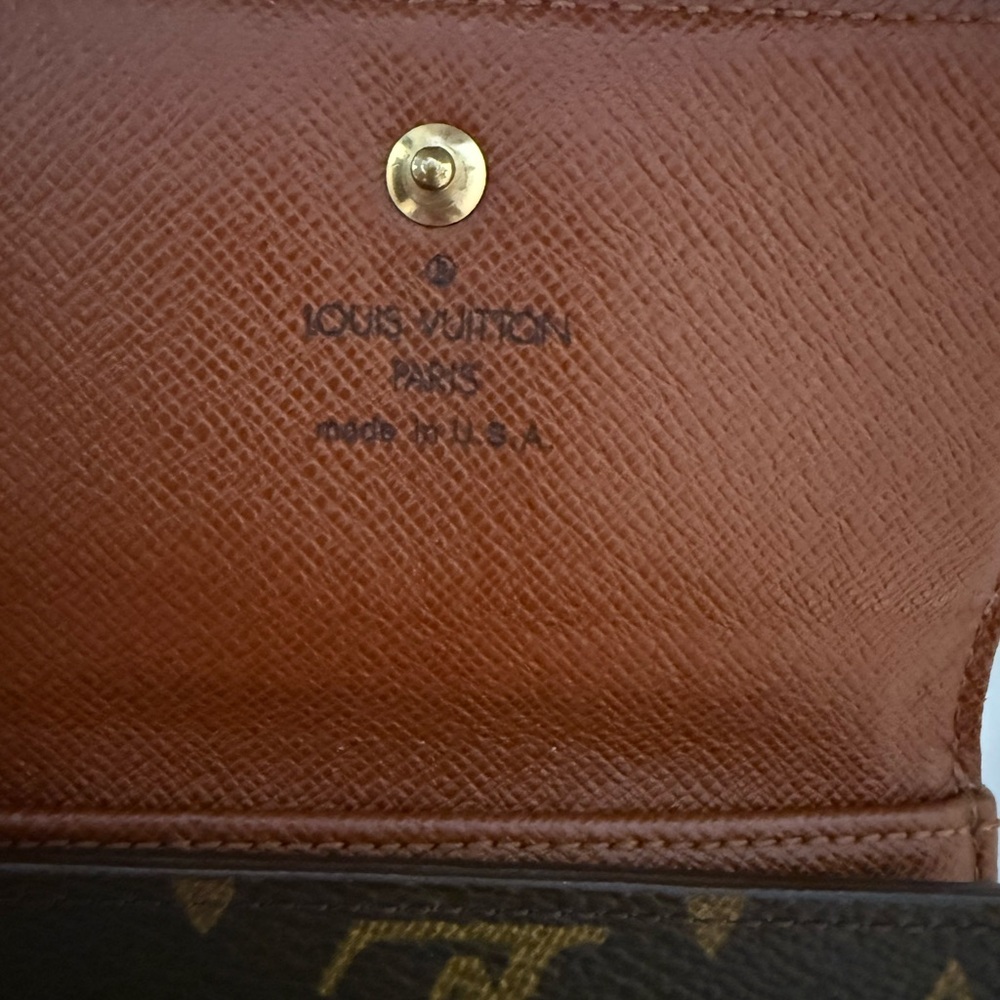 Authentic Louis Vuitton Monogram wallet - Picture 3 of 9